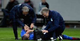 Бонучи ще играе със защитна маска срещу Швеция