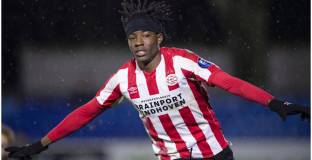  Челси се интересува от халф на ПСВ