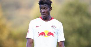   Защитник на РБ Лайпциг може да премине в ПСЖ