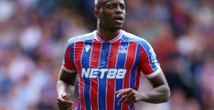 Нотингам Форест се насочва към нападател на Кристъл Палас