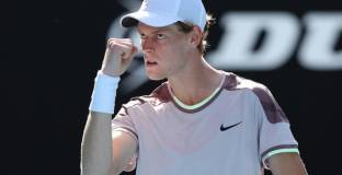 Синер победи Джокович и е на финал на Australian Open 2024