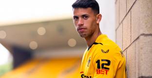  Уулвс премахна от договора на Нунеш клаузата за Ливърпул