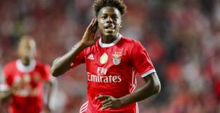  Аталанта обмисля да наеме Тавареш