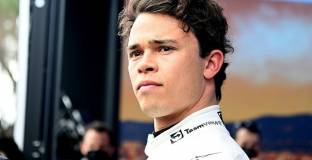 Ник де Врис подписа с Алфа Таури