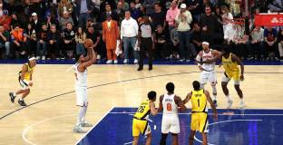 Никс намали разликата срещу Пейсърс