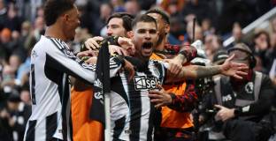 Нюкасъл прекърши Лийдс, вкарвайки победния гол в 90+12 минута 