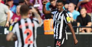 Нюкасъл отговори на обвиненията на Исак