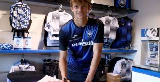 Нюкасъл се интересува от защитник на Аталанта 