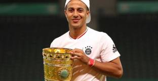 Тиаго обмисля три варианта