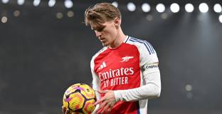 Арсенал разочарова срещу Палас