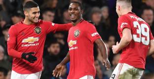 Юнайтед без никакви трудности в Дарби