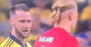  Милошевич отговори на Холанд