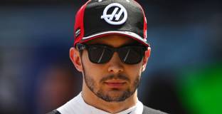 Окон е изправен пред дисквалификация