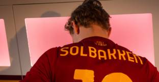 Рома подписа с нападател