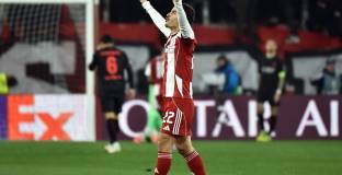 Олимпиакос грабна трите точки срещу Байер