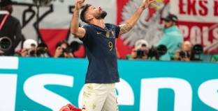  Жиру: Да напуснеш терена на финала в 40-ата минута не е лесно