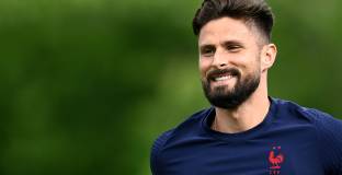 Жиру пристигна за прегледи в Милан 