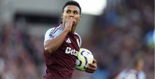 Астън Вила разби Нюкасъл