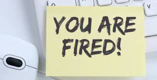 10 футболисти/мениджъри, които са уволнени чрез SMS/имейл