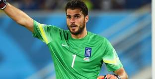 Карнезис премина е Лил