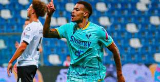  Специя загуби от Верона и изпадна 