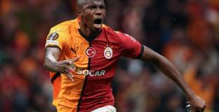 Осимен коментира инцидента с журналиста