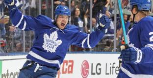 Остън Матюс е един от петимата със 70+ гола на сезон