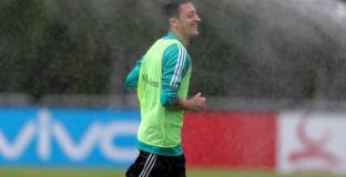 Йозил за Моуриньо: Най-добрият треньор на този век