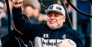 Марадона може да оглави Елче