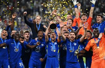 Челси е петият клуб в историята, спечелил всички възможни трофеи. Останалите са Аякс, Ювентус, Байерн Мюнхен и Ман Юнайтед. 