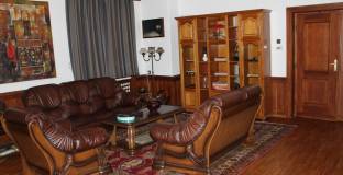 МВР показа един от домовете на Васил Божков отвътре (снимки и видео)