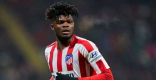 Арсенал няма да подпише с Партей, ако не активира клаузата му