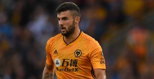 Уулвс и Фиорентина не могат да се разберат за Кутроне