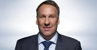 Пол Мърсън взе на подбив отбора на Венгер 