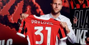 Милан и Фенербахче преговарят за защитник 