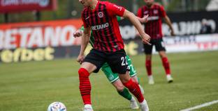 Локо София продължи с Найденов 