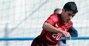 Уулвс закупи още двама португалци