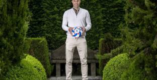 Хееренвеен обясни защо назначи Ван Перси