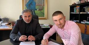 Втори голям талант подписа договор с Левски