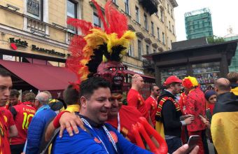 Невски, около два часа преди мача Франция - Белгия. 