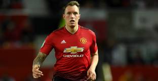 Фил Джоунс рискува да пропусне целия сезон 2020/21