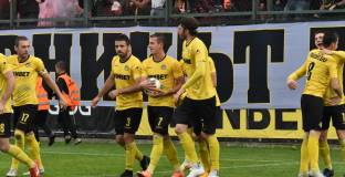 От Ботев Пловдив поискаха доиграване на сезона, без плейофи