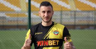 Ботев Пловдив подписа с Карачанаков