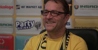 Солидна неустойка е причината да няма нова треньорска рокада в Ботев Пловдив