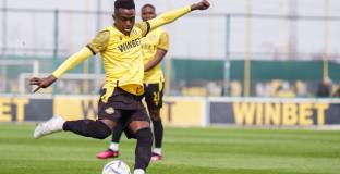 Основен играч на Ботев Пловдив преподписа с клуба