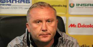Треньорът на Ботев Пловдив: Да идва паузата, че вече нямаме настройка за игра