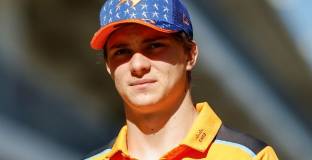 Пиастри е най-добър във втората тренировка в Япония