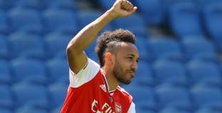 Рекорден Обамеянг в победата над Норич (видео)