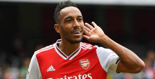 Обамеянг: Английската преса обича да говори