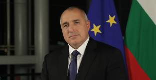 Бойко Борисов към феновете на Левски: Обещал съм козирка за Герена!